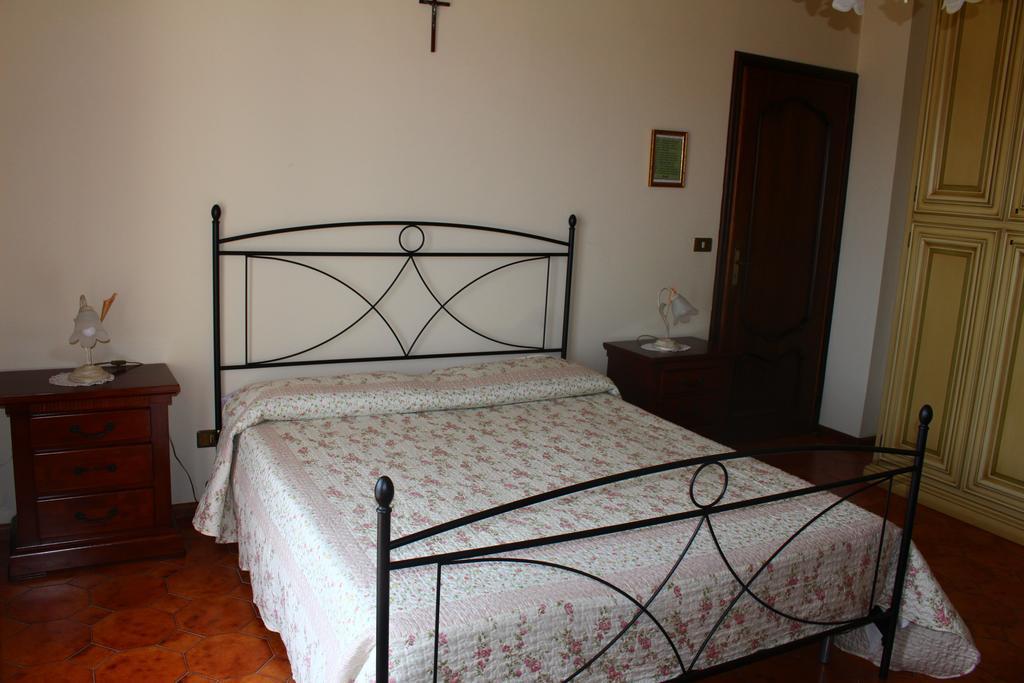 House In Caramagna Apartment Imperia Cameră foto