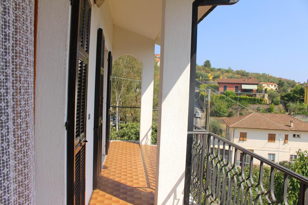 House In Caramagna Apartment Imperia Cameră foto