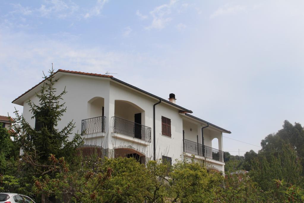 House In Caramagna Apartment Imperia Cameră foto